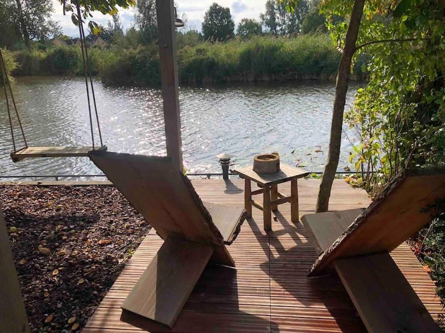 Gezellige Pipo Met Grote Schommel Aan Het Water Villa เมเดมบลิค ภายนอก รูปภาพ