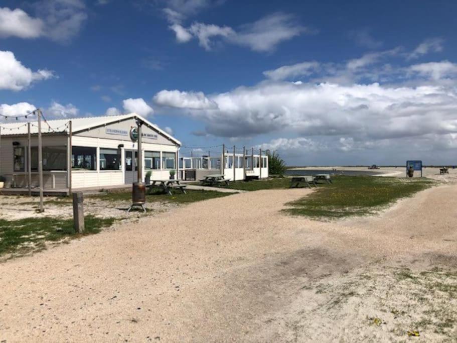 Gezellige Pipo Met Grote Schommel Aan Het Water Villa เมเดมบลิค ภายนอก รูปภาพ