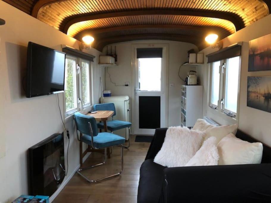 Gezellige Pipo Met Grote Schommel Aan Het Water Villa เมเดมบลิค ภายนอก รูปภาพ